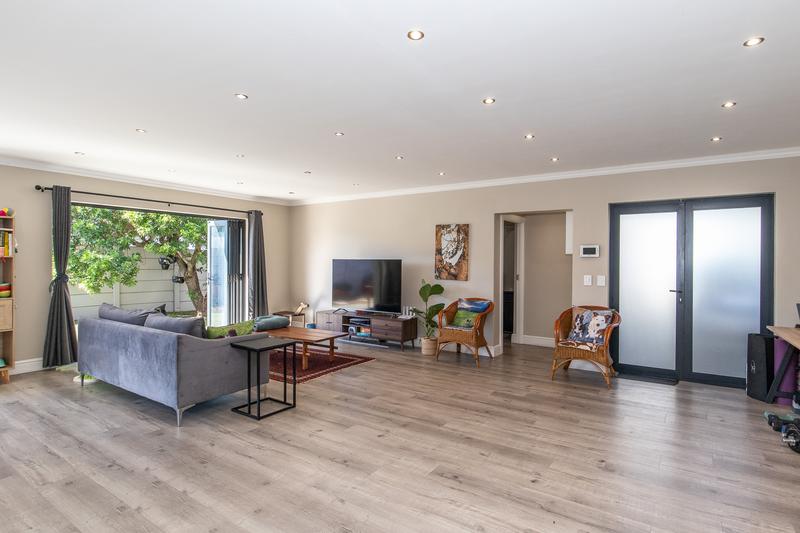 To Let 3 Bedroom Property for Rent in Constantia Western Cape